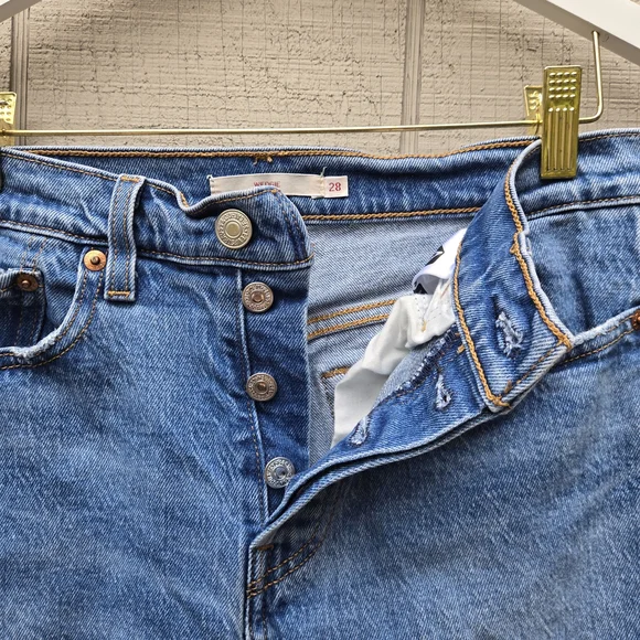 Women's Levi's Blue Denim Wedgie Straight Leg Fit Button Fly Ankle Jeans 28 - Picture 4 of 14